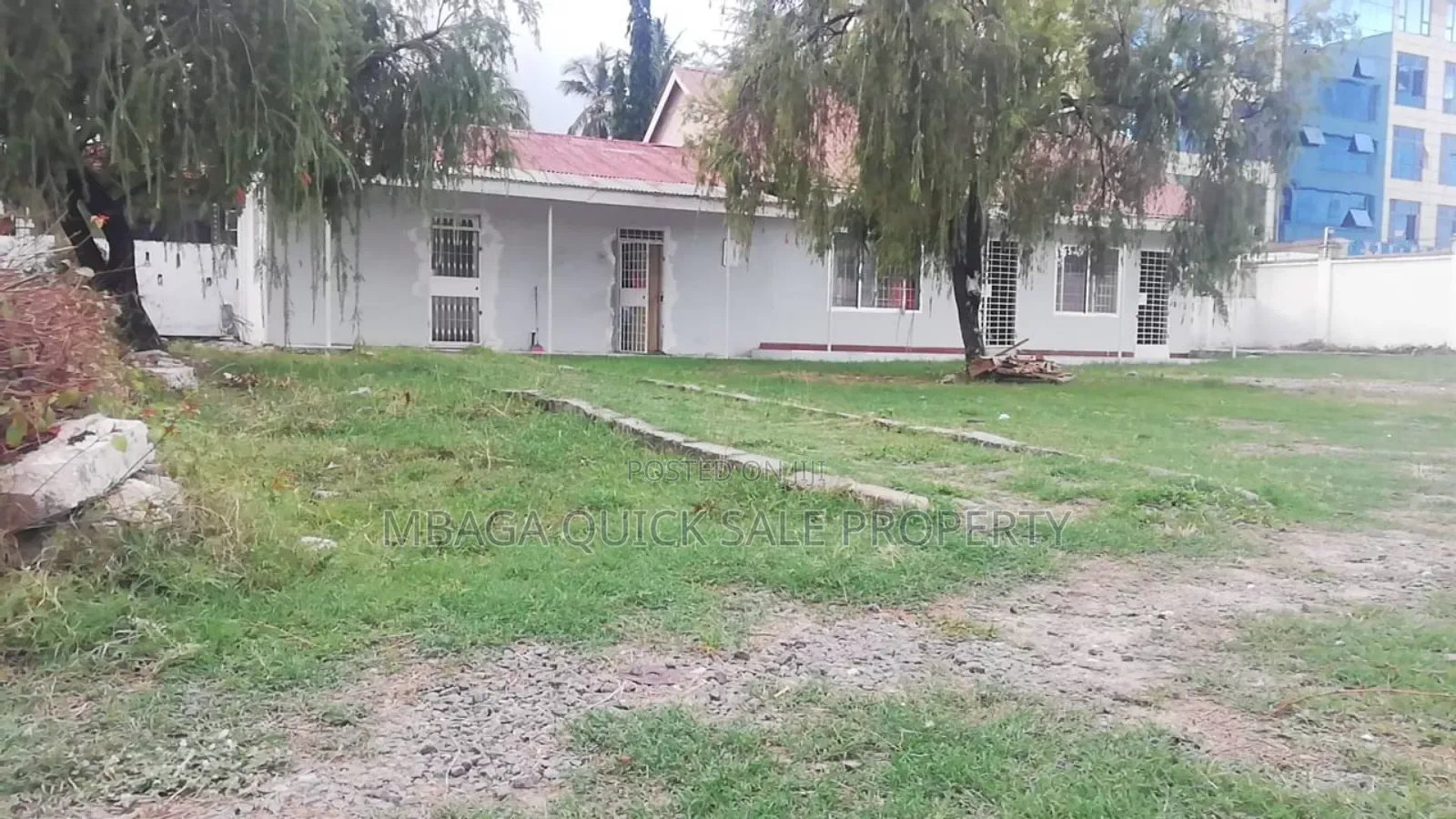 10bdrm House in Mikocheni for sale