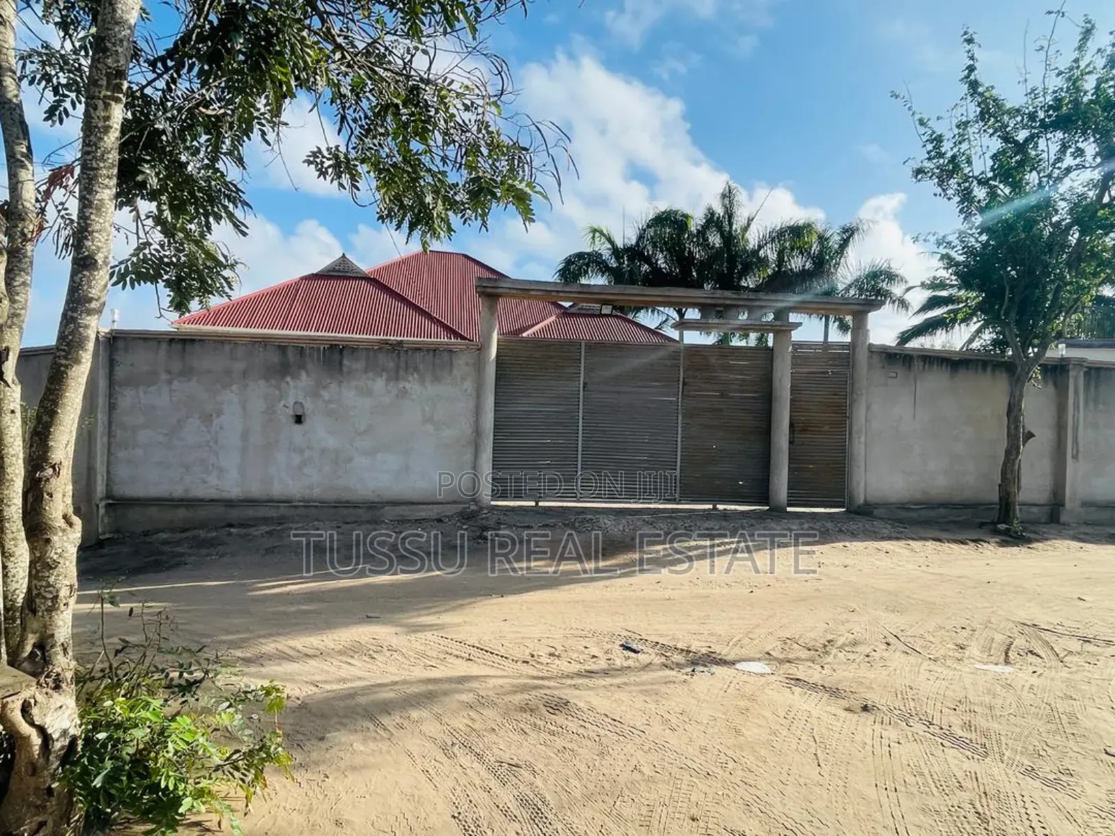 3bdrm House in Malobo Centre, Mbezi Beach for sale