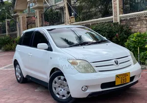 Toyota IST 2005 White