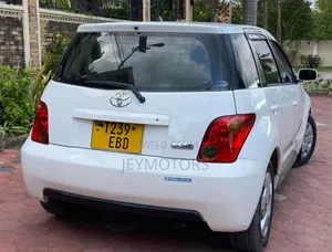 Toyota IST 2005 White
