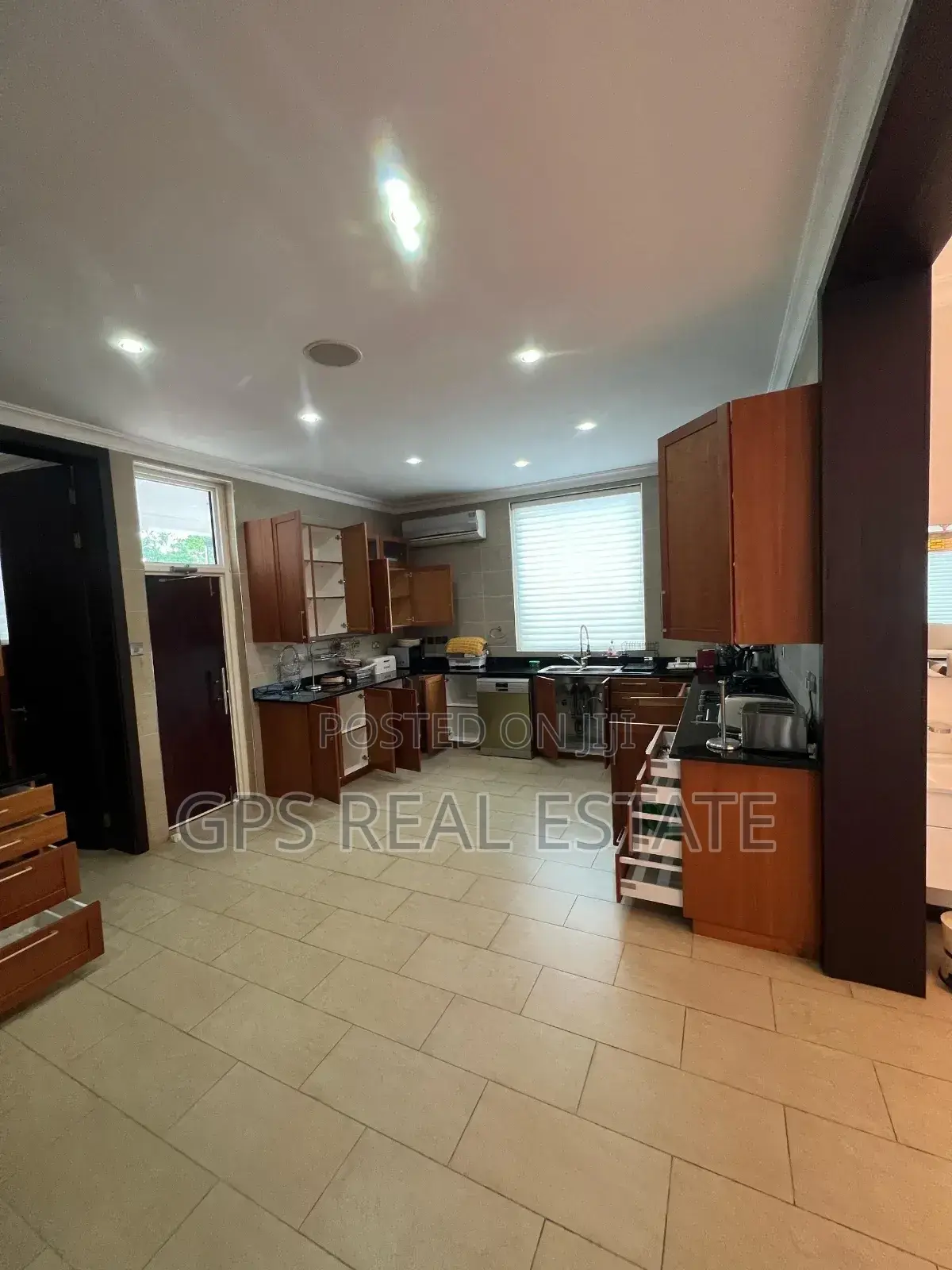 5bdrm House in Mbweni Jkt, Kinondoni for sale