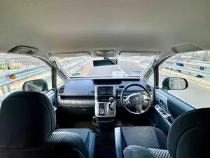 Toyota Noah 2.0 143hp AWD (7 Seater) 2009 Gray