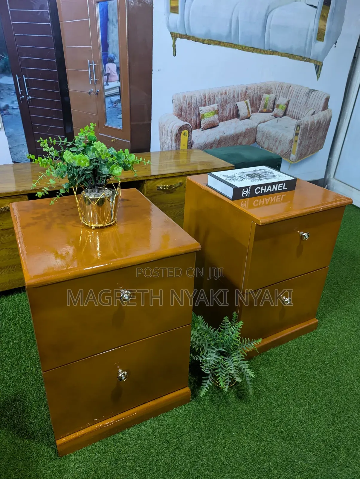 Nauza Bed Side