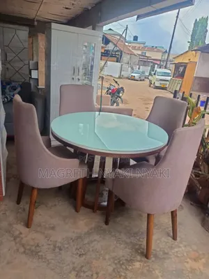 Dinning Table Meza Juu Kioo Cha Kisasa