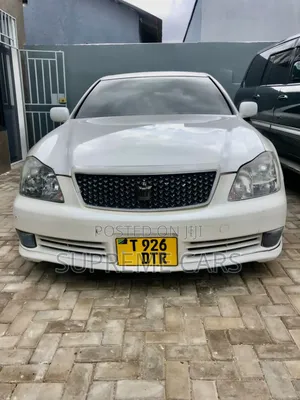 Toyota Crown Royale 2005 White
