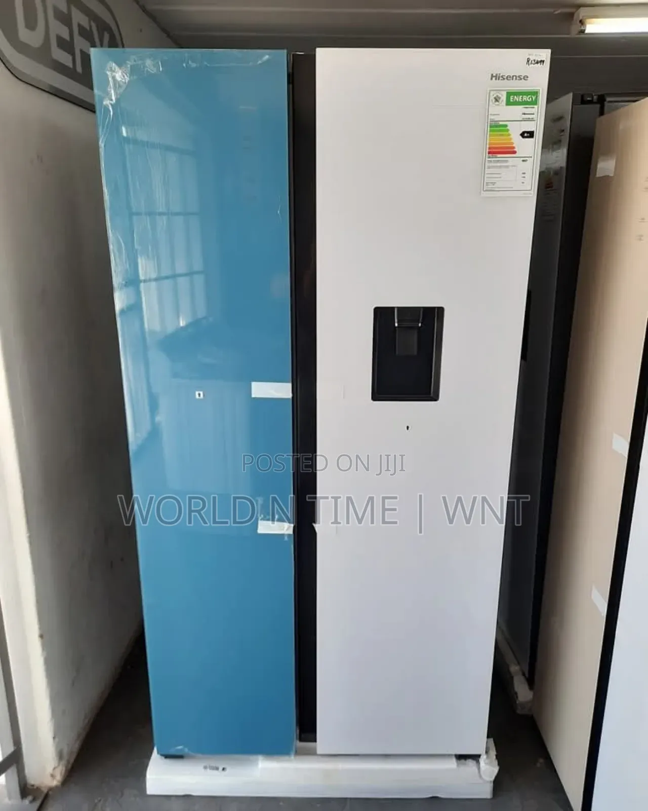Hisense Fridge H670sdbl-Wd 508l Mirror White and Blue