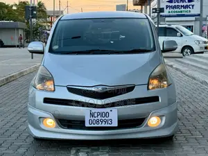 Toyota Ractis 2009 Silver