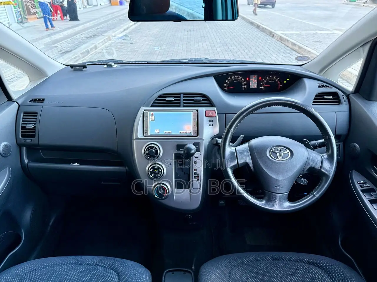 Toyota Ractis 2009 Silver