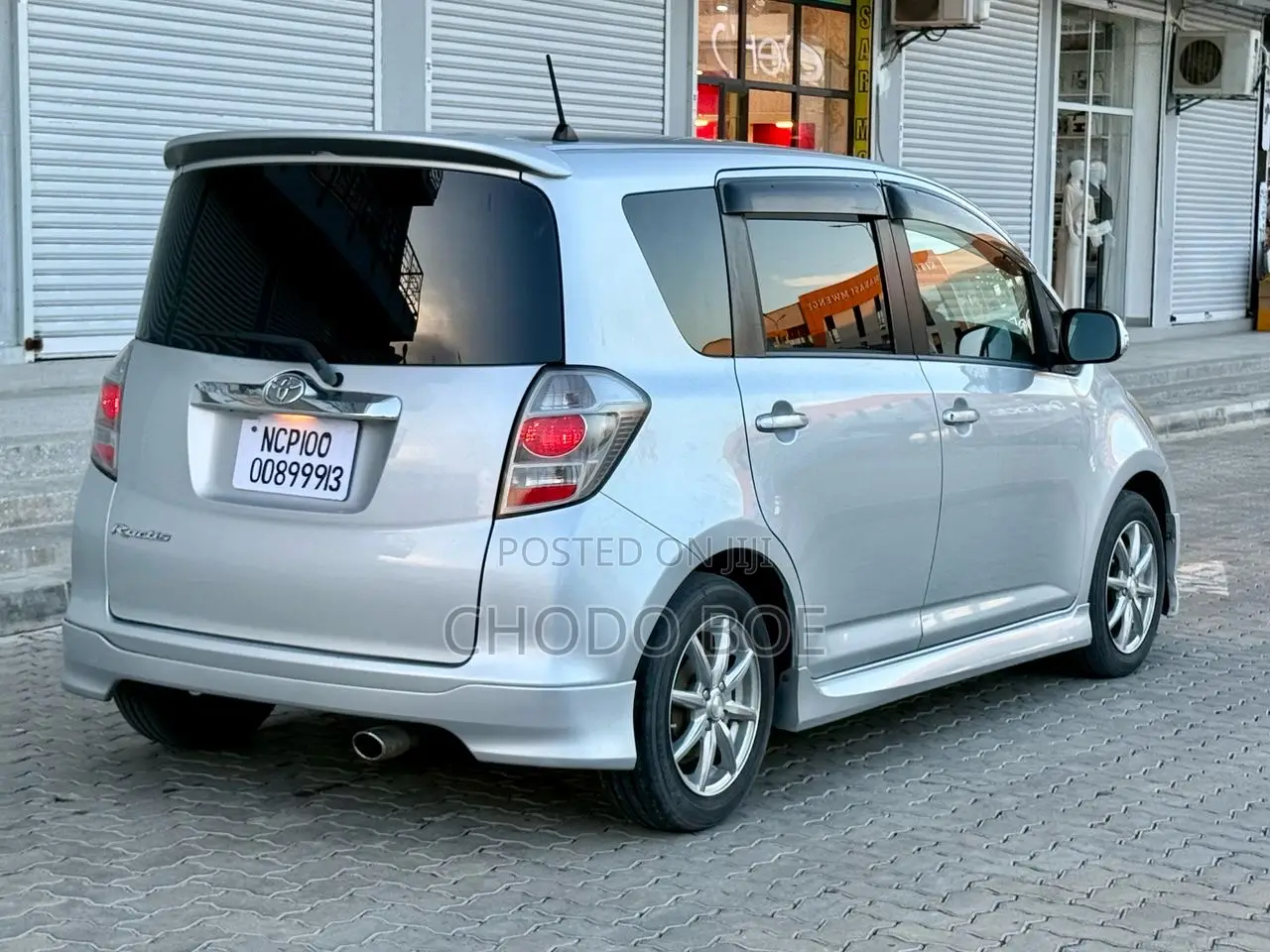 Toyota Ractis 2009 Silver