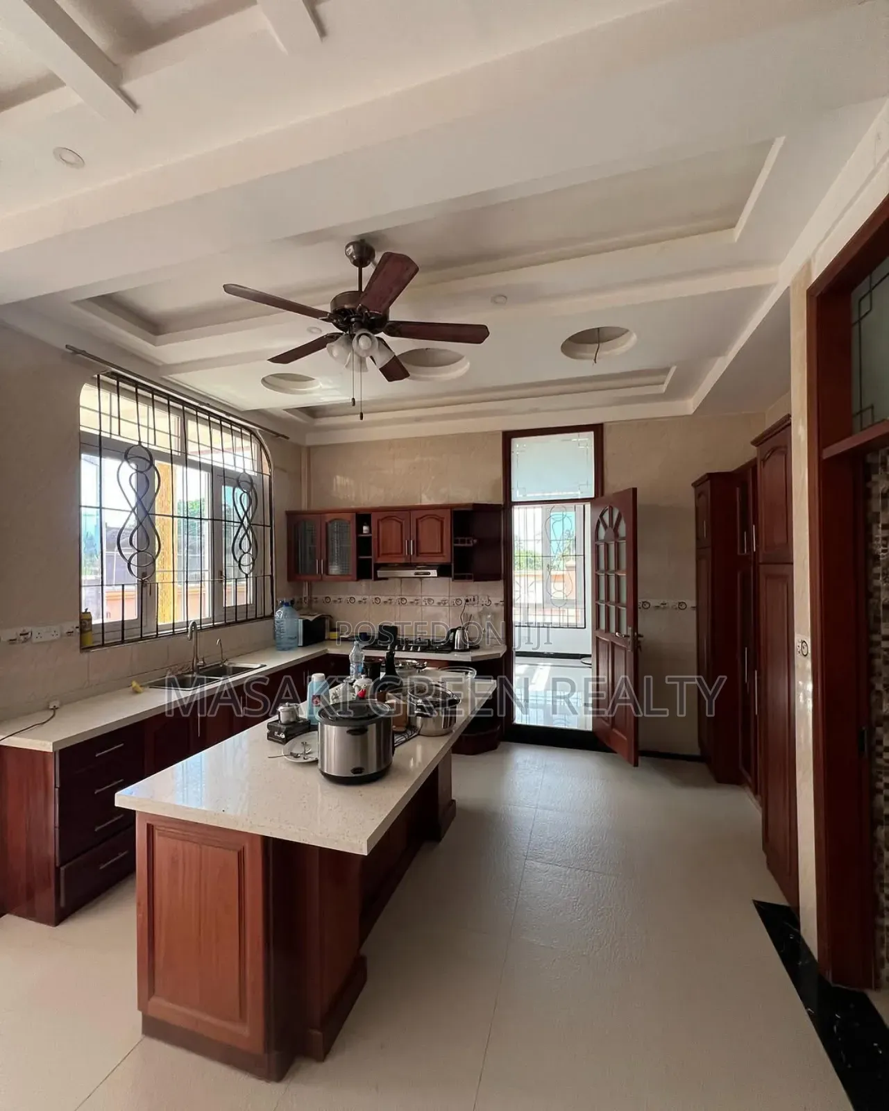 6bdrm House in Mbezi Estate, Kinondoni for sale