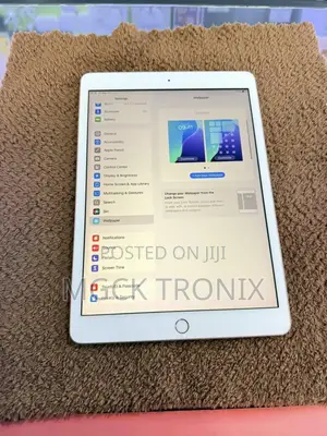 Apple iPad 9.7 128 GB Gray