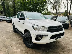 Toyota Hilux 2018 White