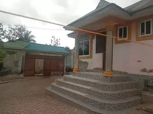 3bdrm House in Njiapanda Makabe, Kinondoni for sale