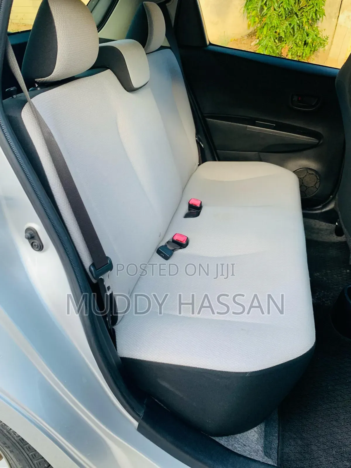 Toyota Vitz 2012 Silver