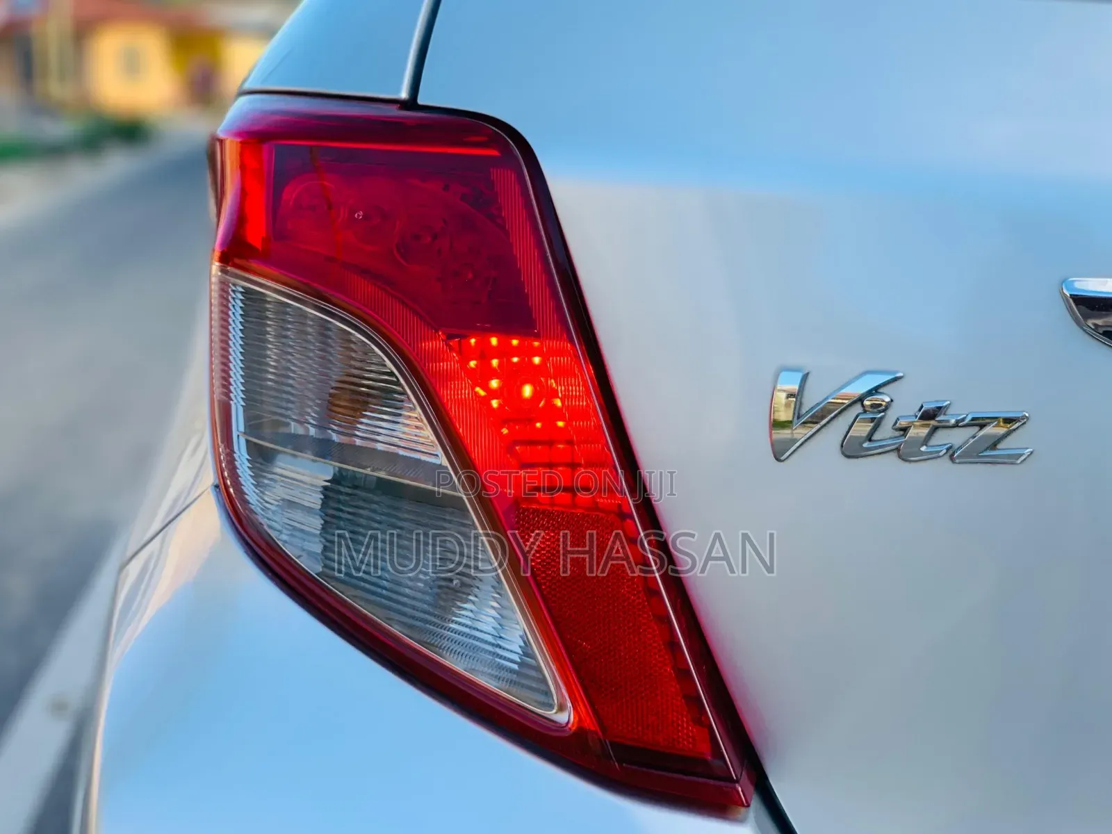 Toyota Vitz 2012 Silver