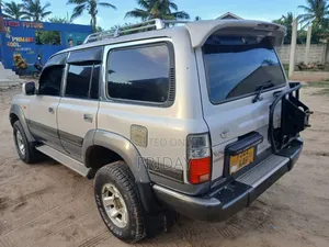 Toyota Land Cruiser 2000 Silver