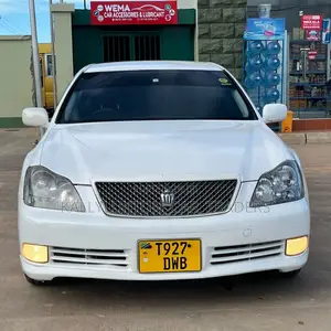 Toyota Crown 2009 White