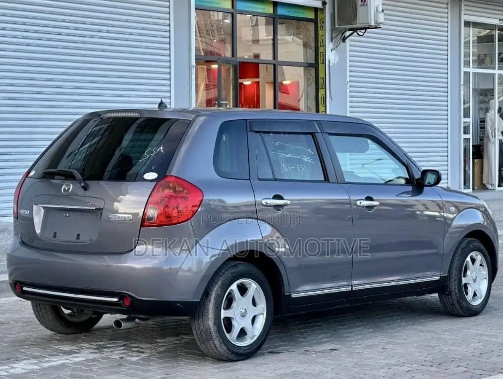Mazda Verisa 2007 Gray