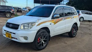 Toyota RAV4 2005 White