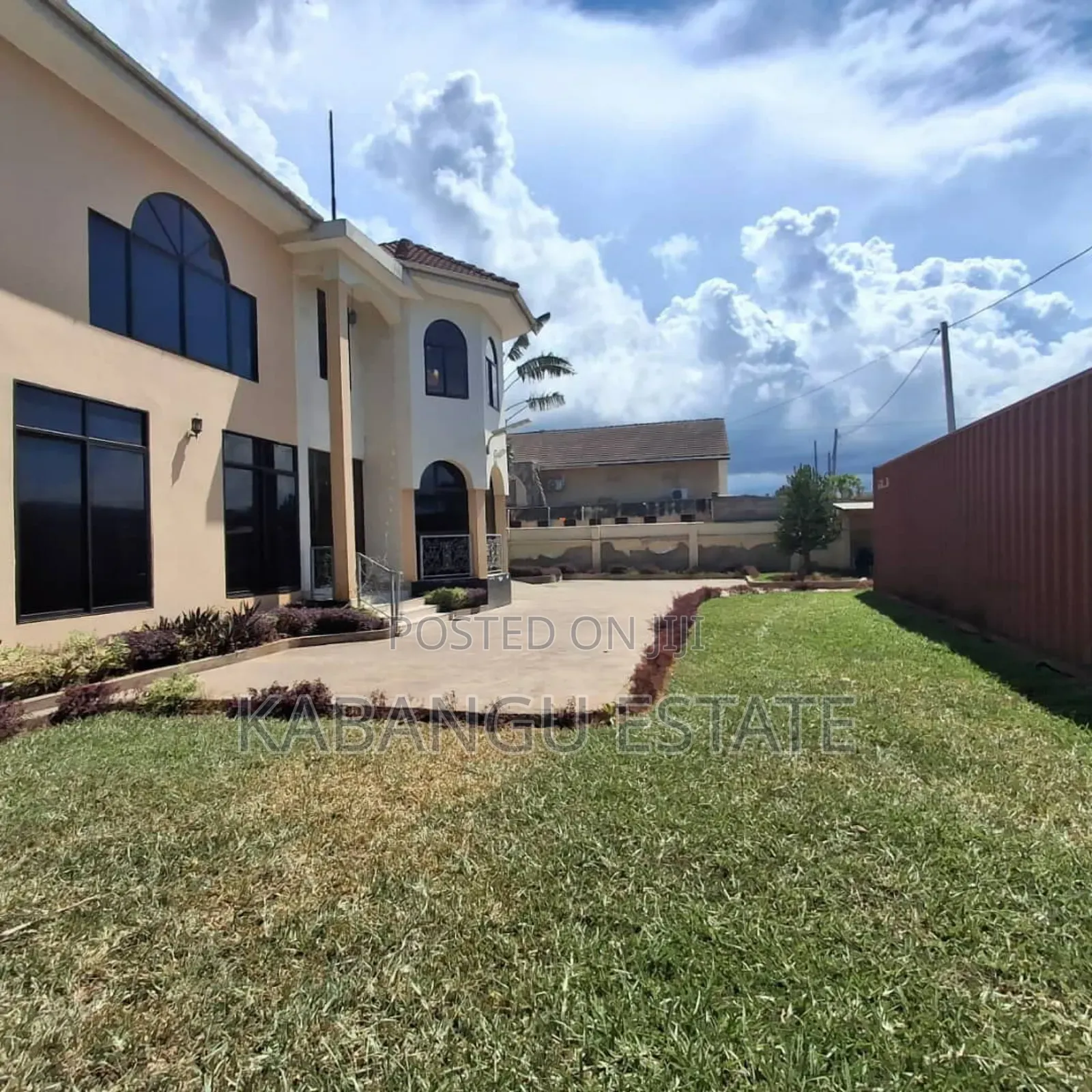5bdrm House in Mbezibeach for rent
