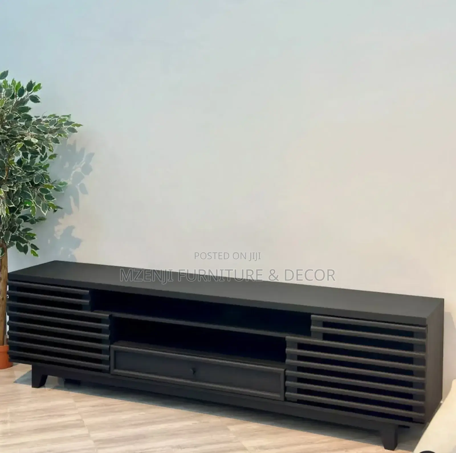 Showcase Ft5 Black Colored