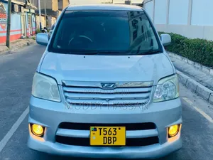 Toyota Noah 2008 Silver