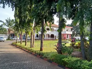 5bdrm House in Msasani Beach, Kinondoni for sale