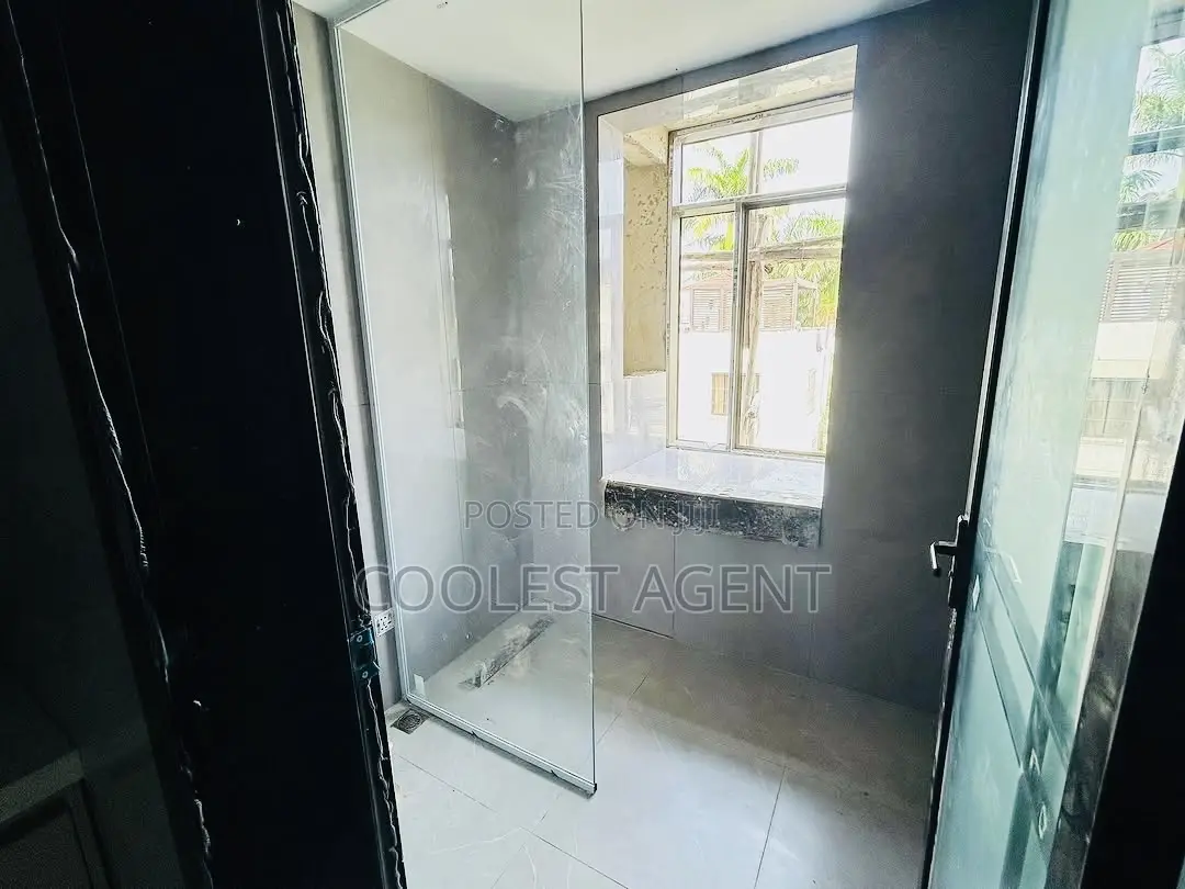 3bdrm Apartment in Oysterbay, Kinondoni for sale