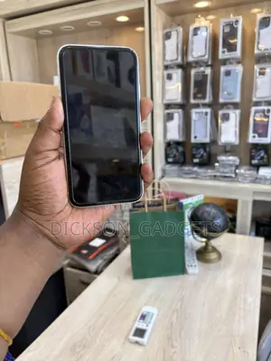 Apple iPhone XR 64 GB White
