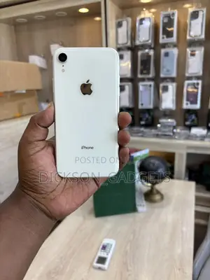 Apple iPhone XR 64 GB White