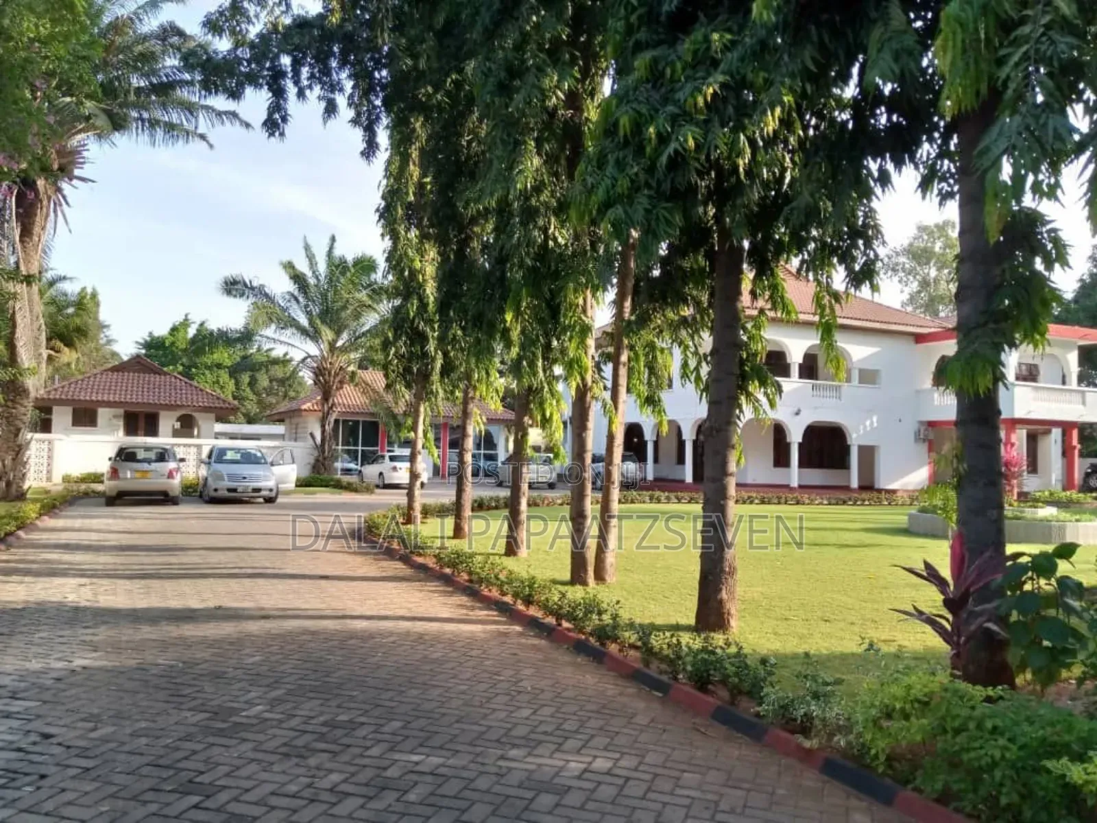 5bdrm House in Dalalipapaatzseven, Msasani for sale