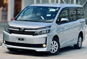 Toyota Voxy SV Premium 2014 Silver
