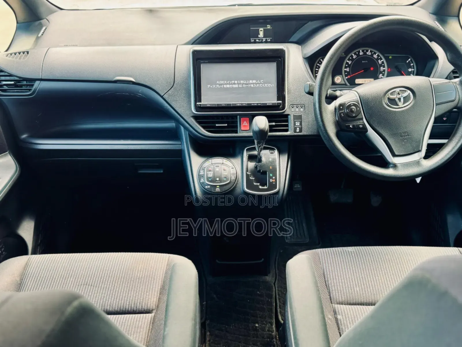 Toyota Voxy SV Premium 2014 Silver