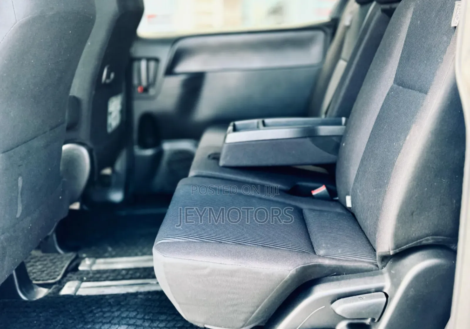 Toyota Voxy SV Premium 2014 Silver
