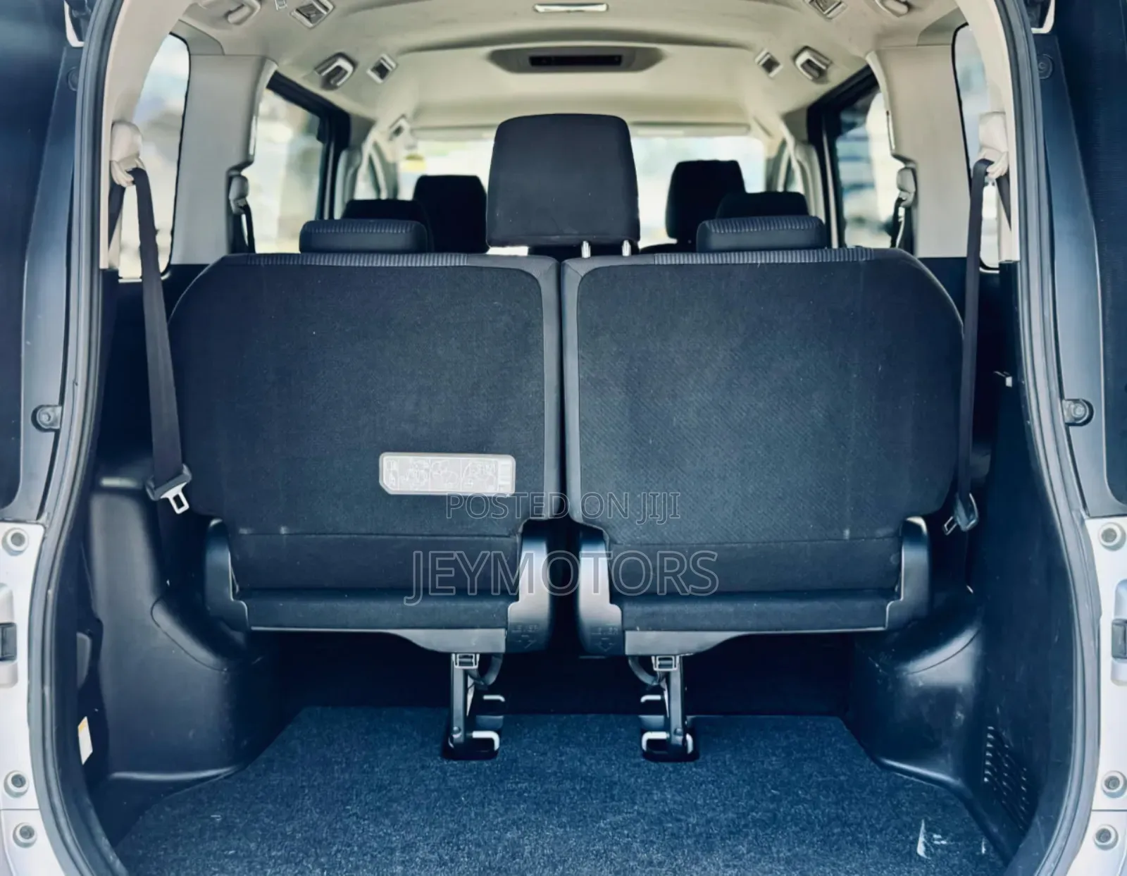 Toyota Voxy SV Premium 2014 Silver