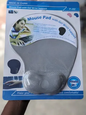 Mouse Pad With Gel Wrist Support