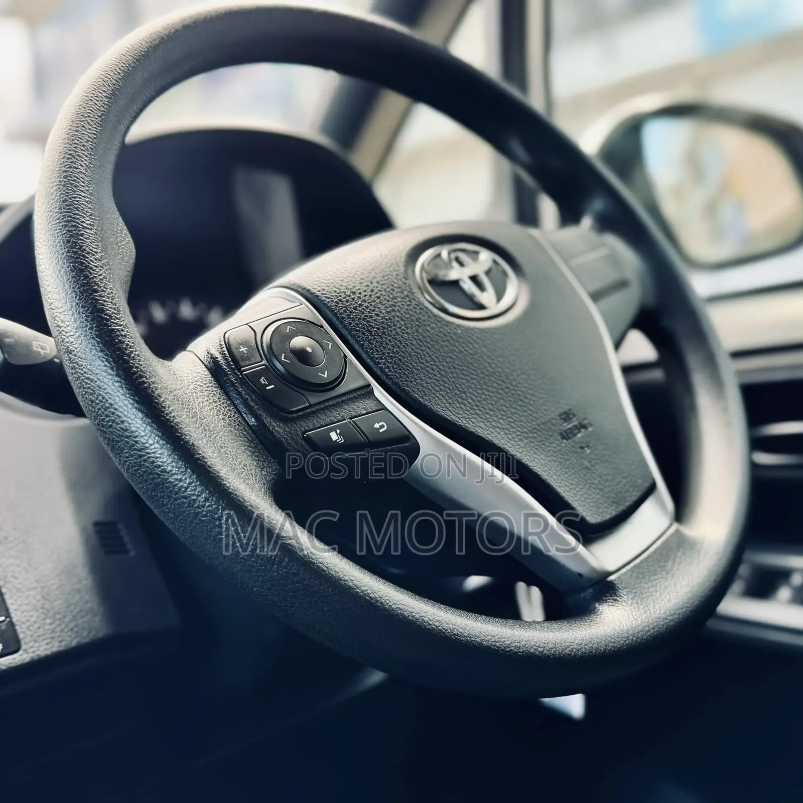 Toyota Voxy 2015 Silver