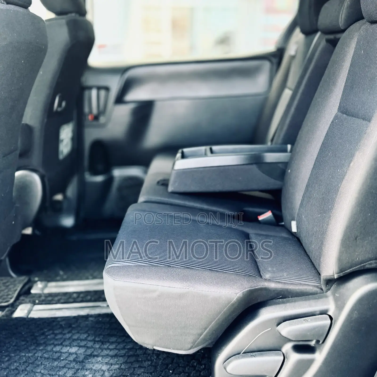 Toyota Voxy 2015 Silver