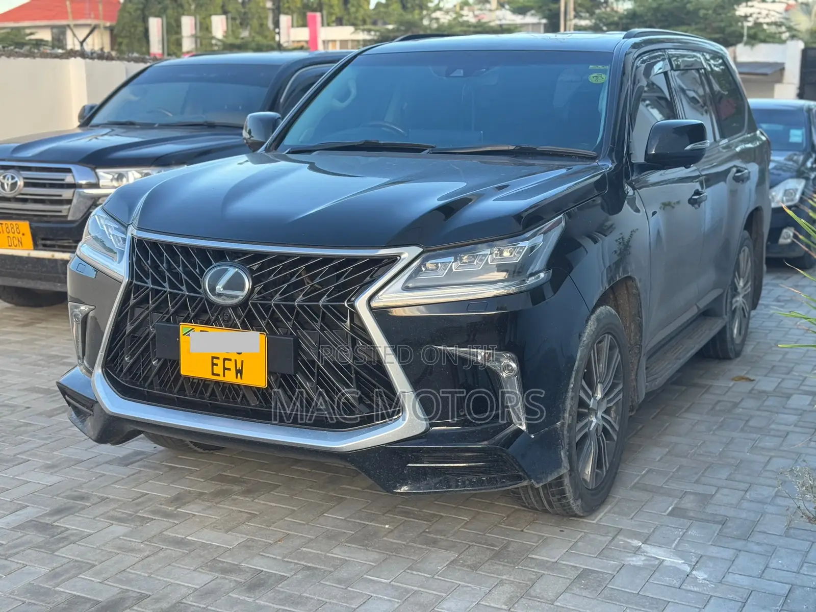 Lexus LX 570 AWD 2016 Black