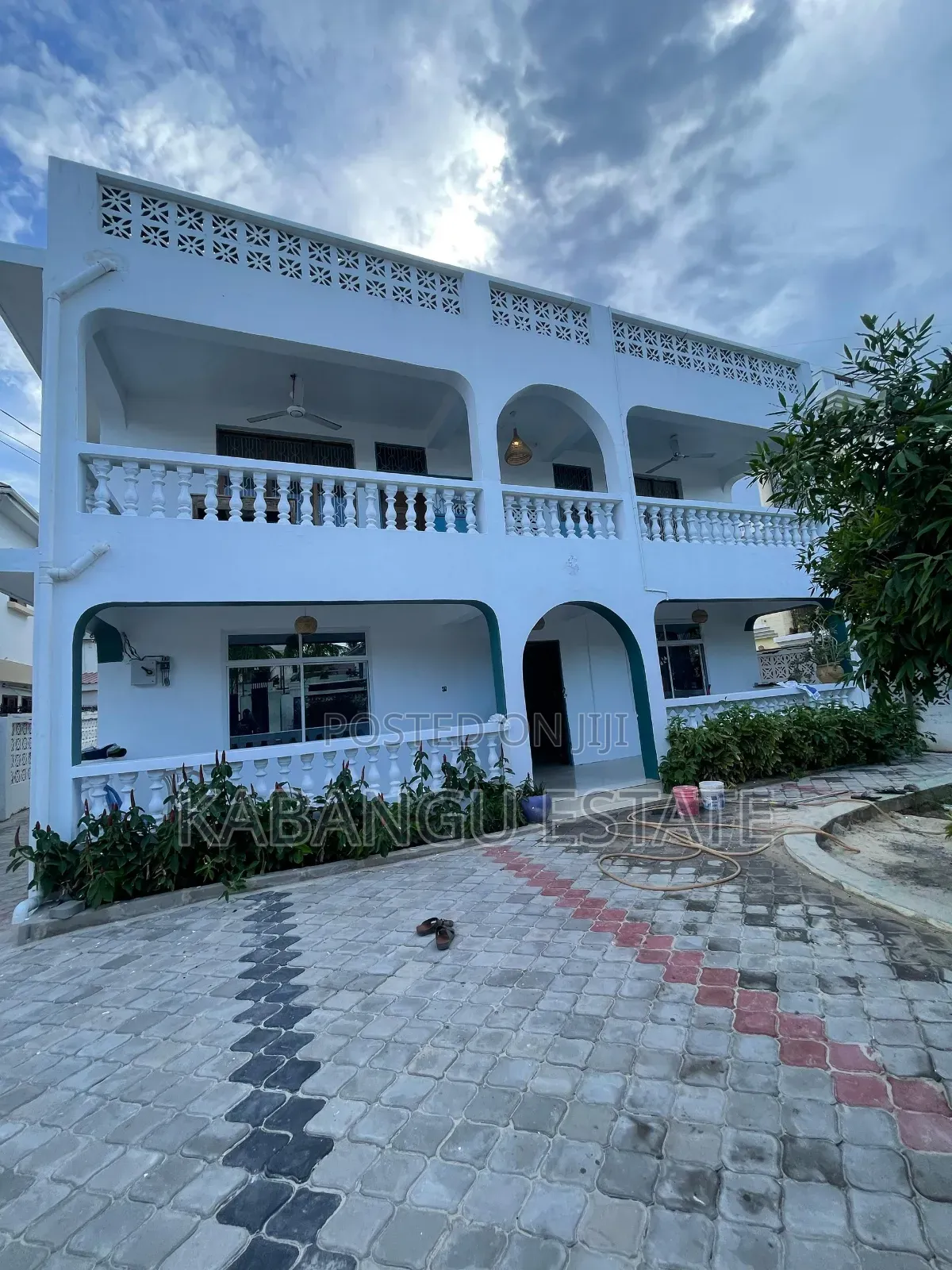 4bdrm House in Msasani Good Street for rent