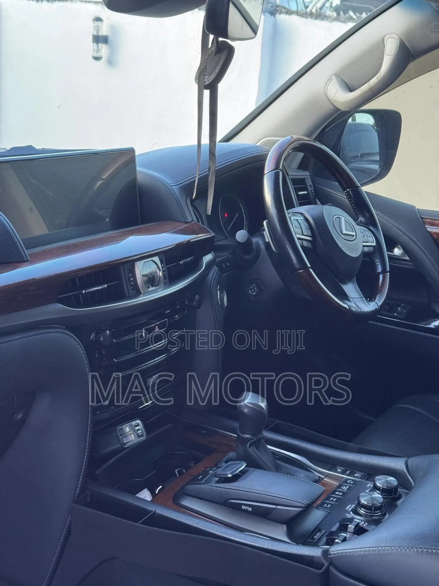 Lexus LX 570 AWD 2016 Black