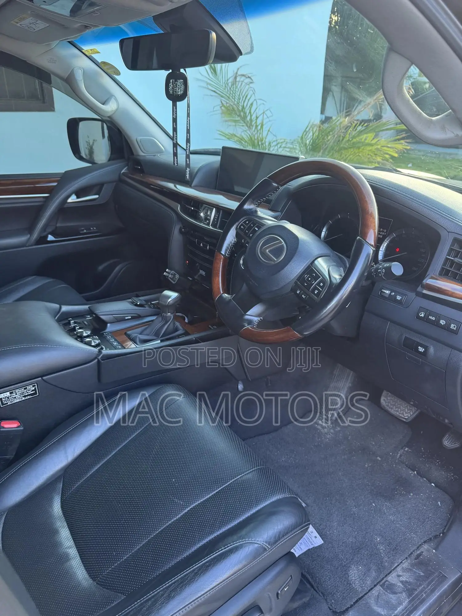 Lexus LX 570 AWD 2016 Black