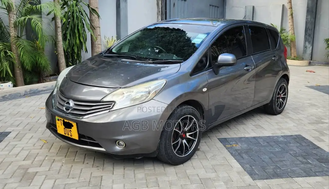 Nissan Note 1.6 Petrol 2013 Gray