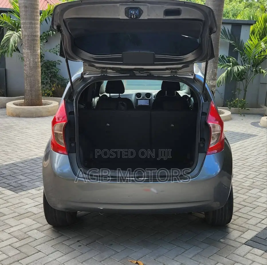 Nissan Note 1.6 Petrol 2013 Gray