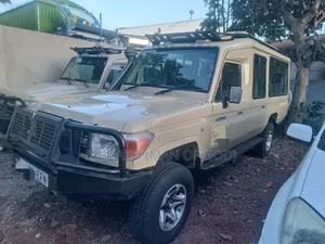 Toyota Land Cruiser 2015 Beige