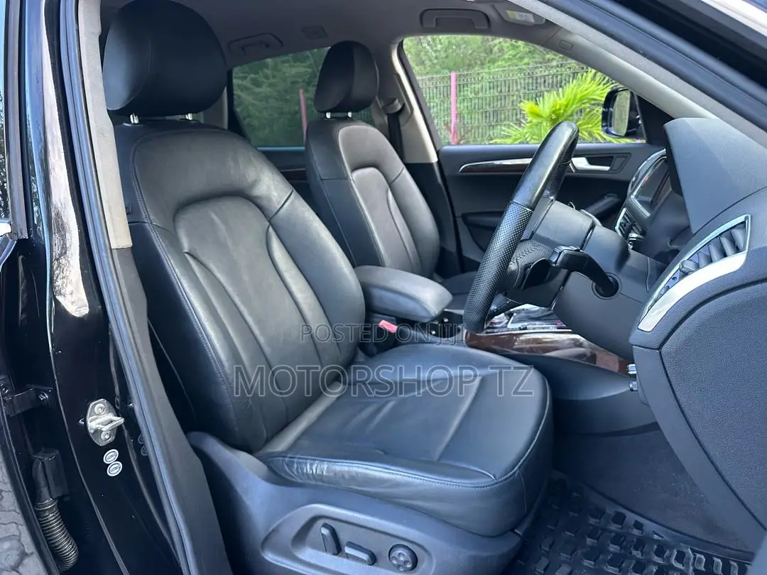 Audi Q5 2.0T Premium Quattro 2012 Black