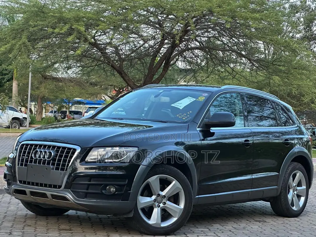 Audi Q5 2.0T Premium Quattro 2012 Black