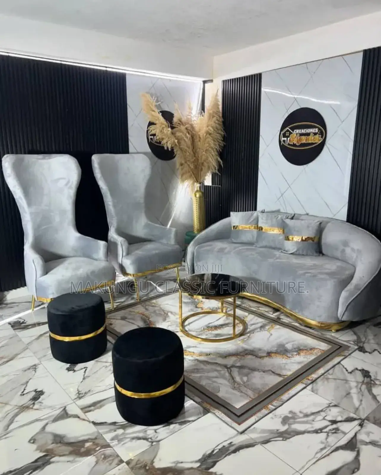 Luxurious Sofa La Watu Watatu