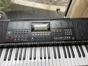 Ym-8810 Keyboard With Stand