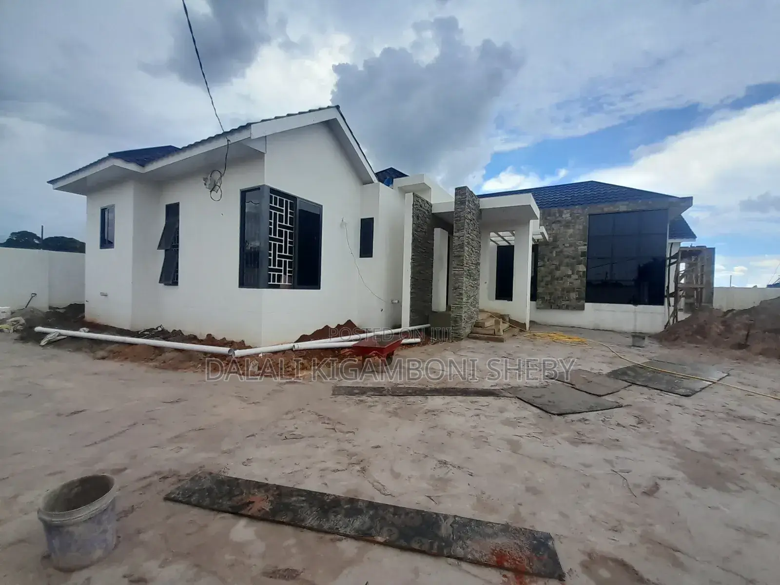 5bdrm House in Kigamboni Kibada for sale